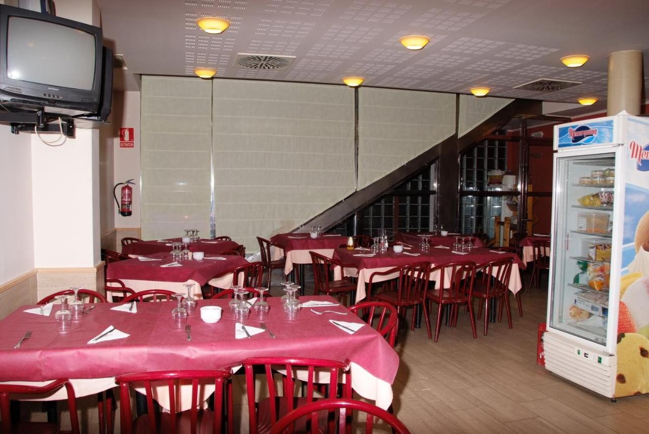 Hostal Restaurante Baraka Alagón Buitenkant foto