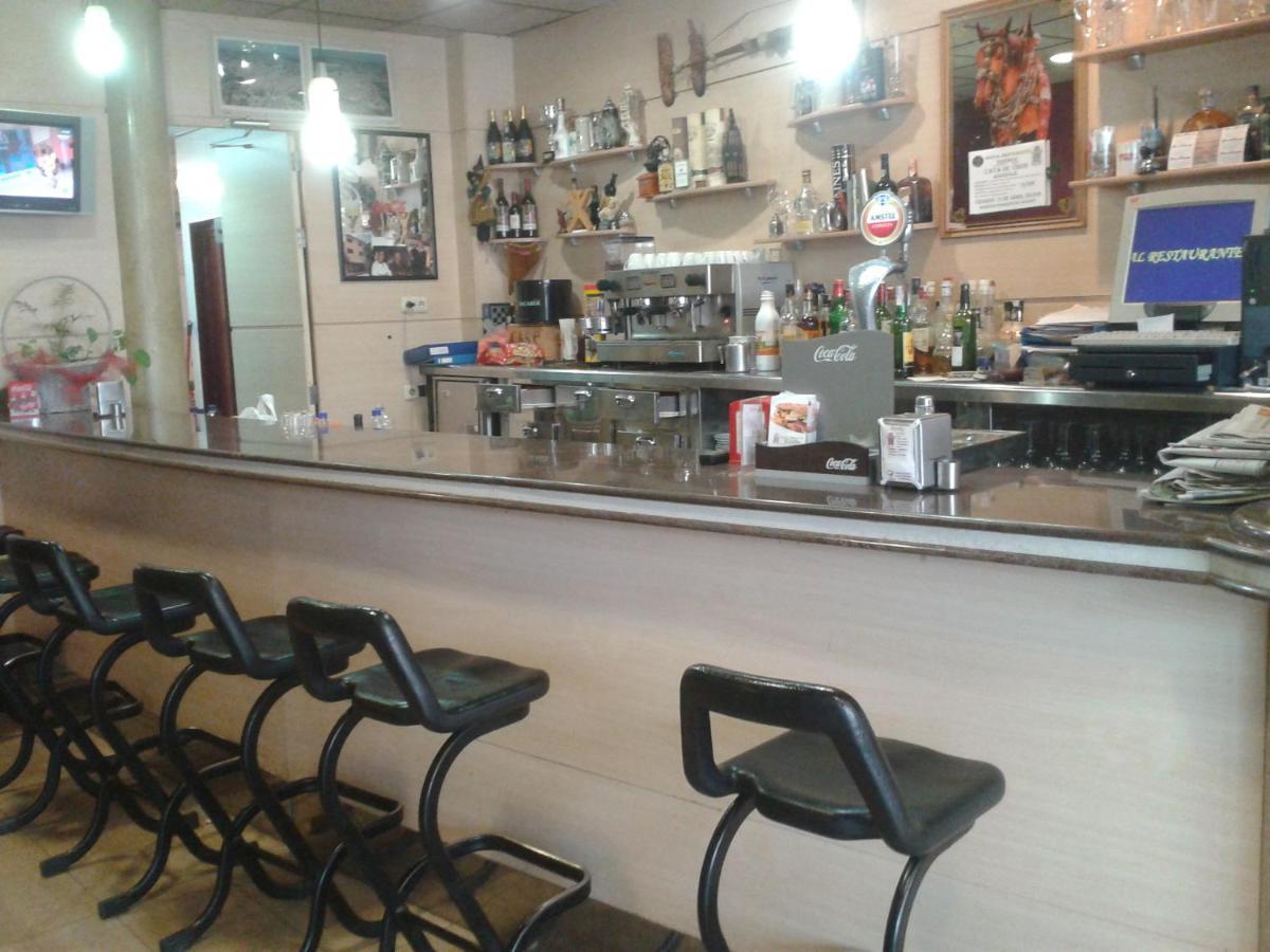 Hostal Restaurante Baraka Alagón Buitenkant foto