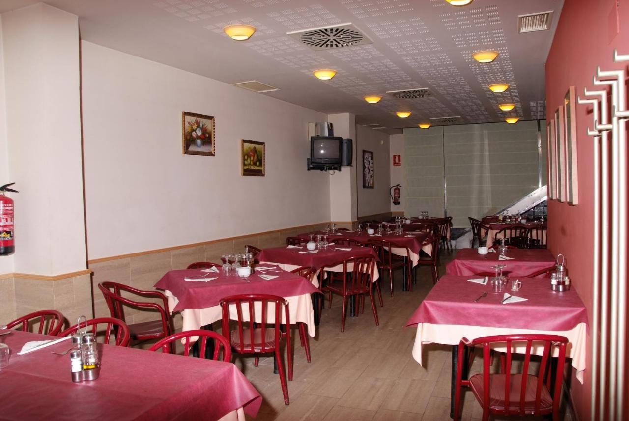 Hostal Restaurante Baraka Alagón Buitenkant foto