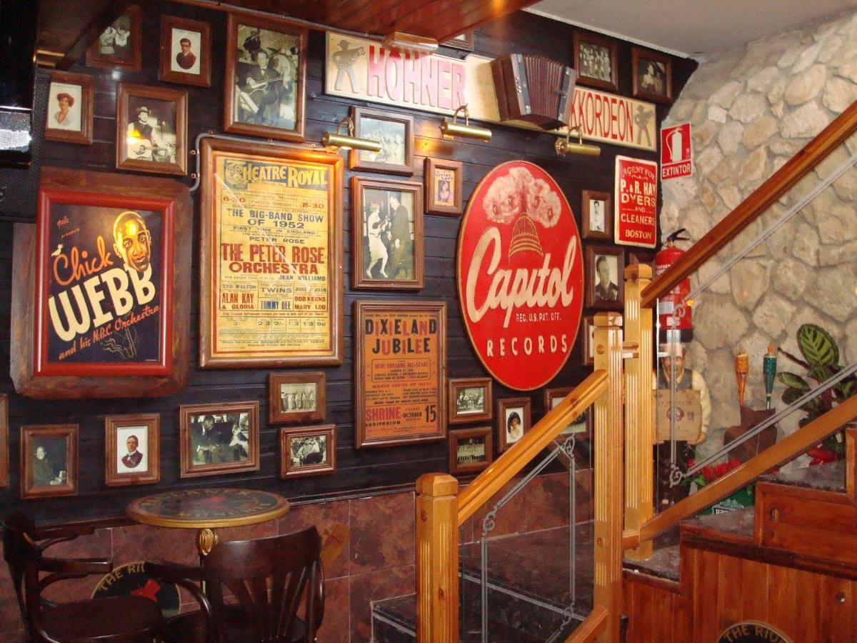 Hostal Restaurante Baraka Alagón Buitenkant foto